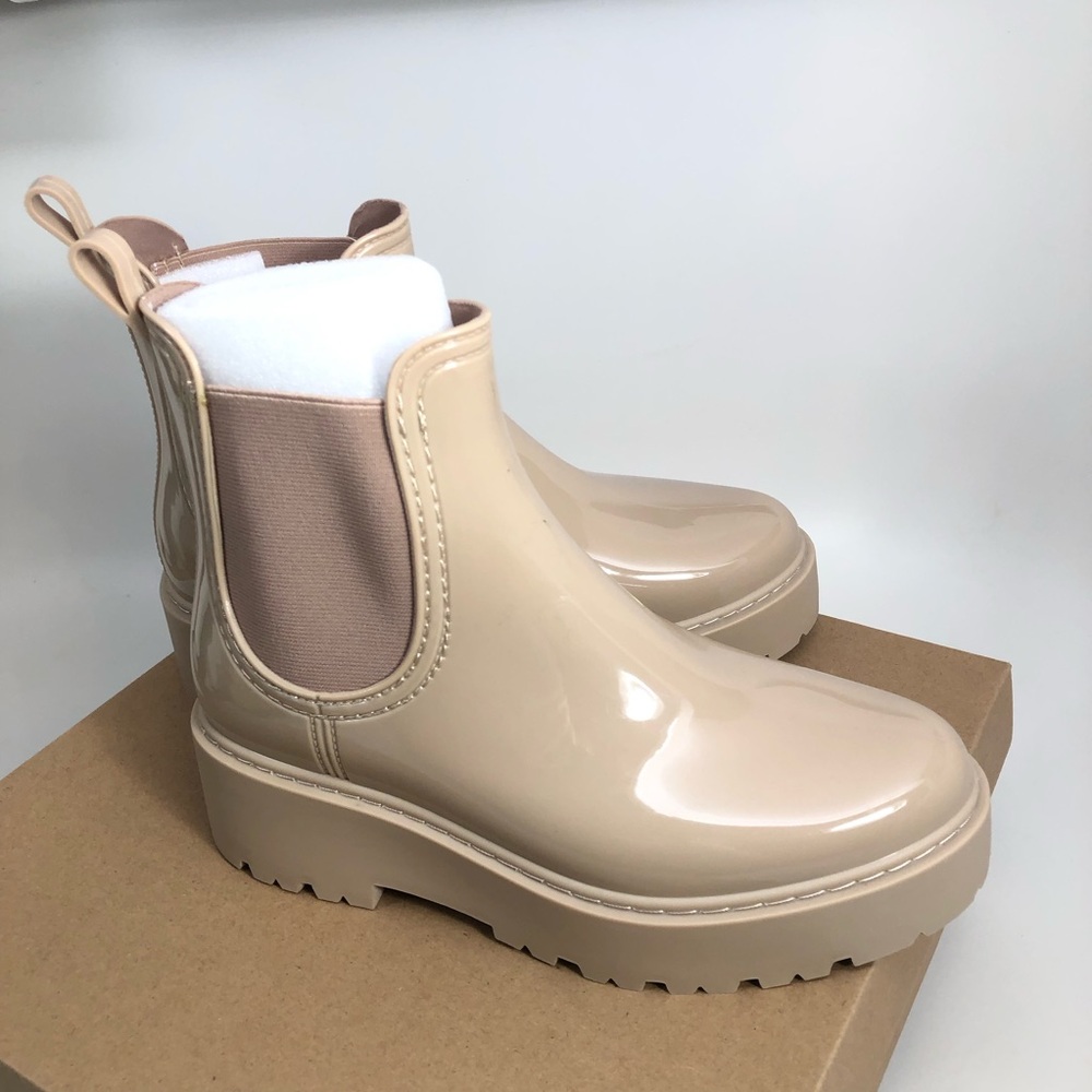 Steve Madden Sahara Blush Rain Boot Size 8 New in box